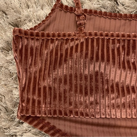 Tank top - Picture 2 of 4